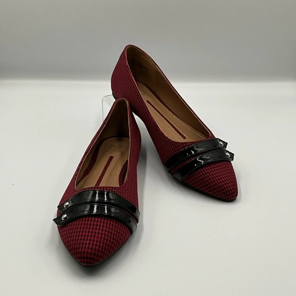 New Directions Shoes Size 7 Burgundy and Black Flats